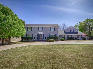 1732 Kingsbury Ln, Nichols Hills, OK 73116