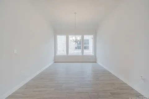 106 Valencia — Photo 33