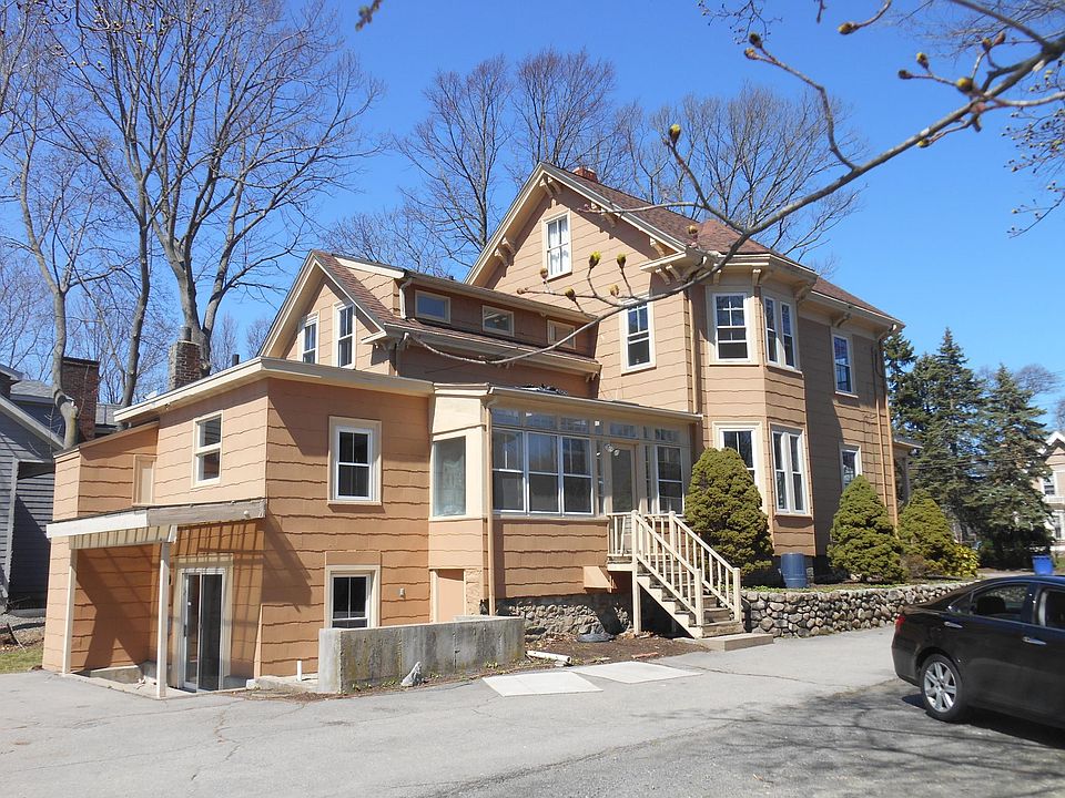 1st image of 128 Franklin St