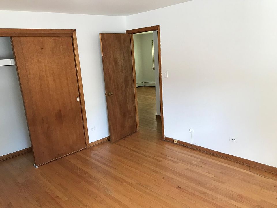 1st image of 5653 S Blackstone Ave APT 3W