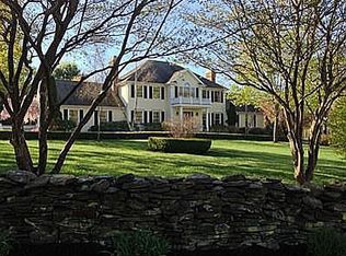 4 Hollow Oak Rd, Woodbridge, CT 06525