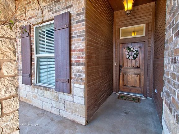 4th image of 301 Whiterock Dr