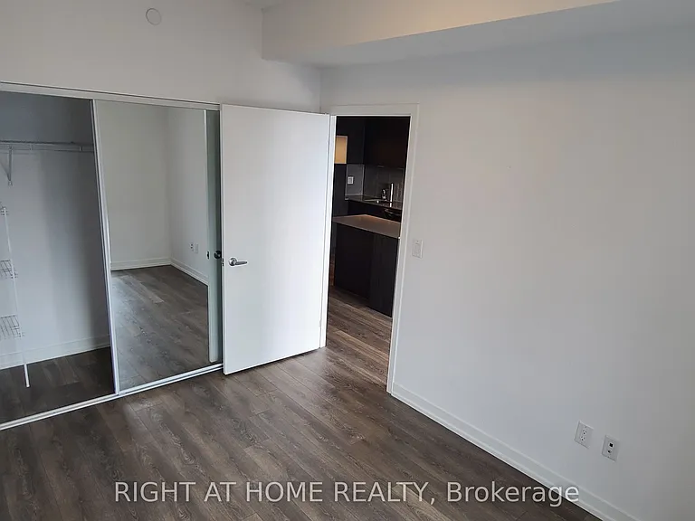 2520 Eglinton Ave W #1817 — Photo 18