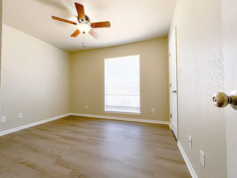 3307 Southhill Dr — Photo 7
