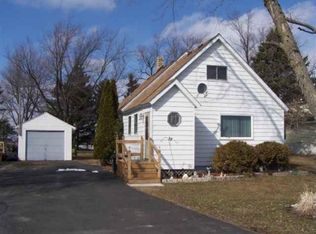 8404 E Flagg Rd, Chana, IL 61015