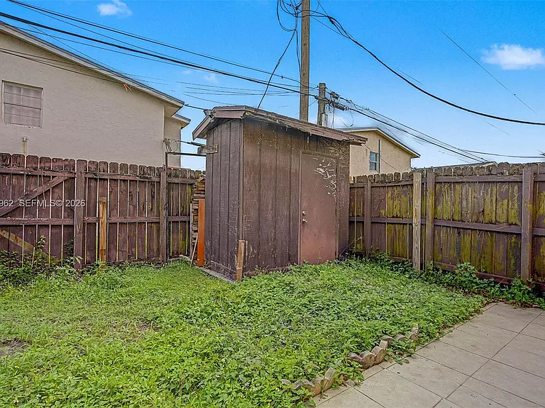 3764 SW 60th Ter #15 — Photo 3