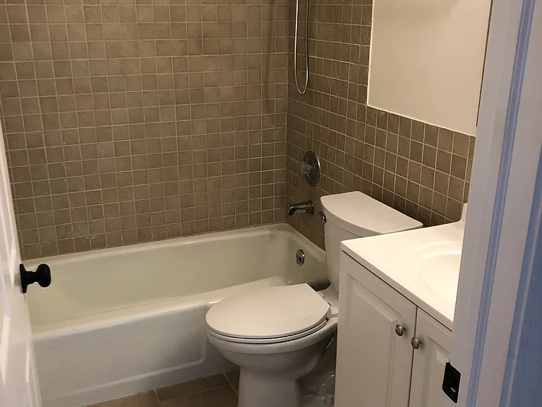 46 N 15th St #8 — Photo 5