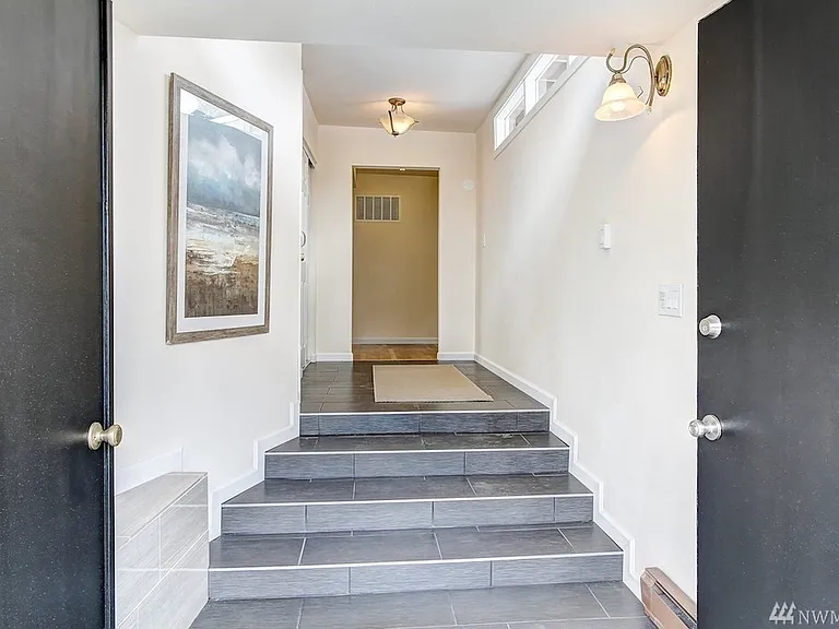 15612 SE 10th St — Photo 3