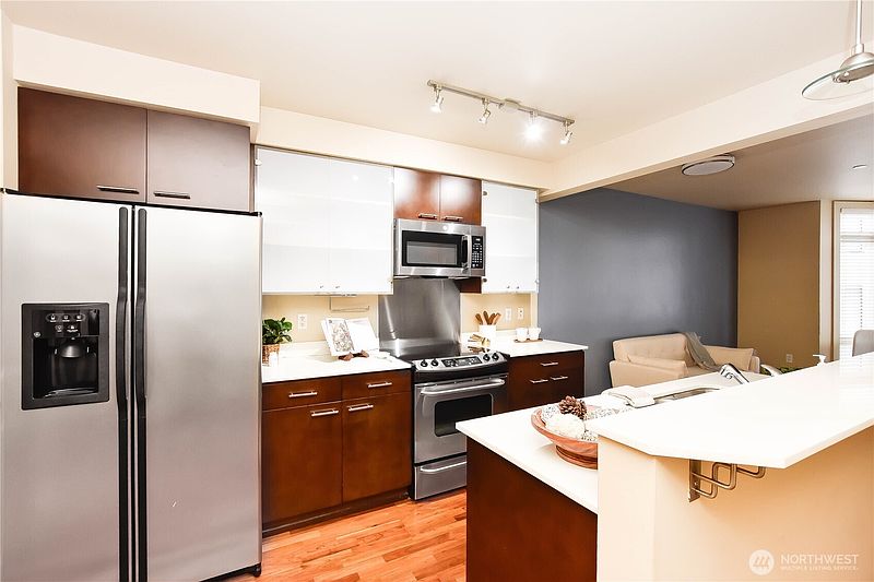 4th image of 159 Denny Way #402