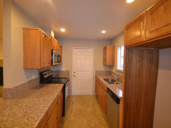 3rd image of 6853 Cherrywood Cir