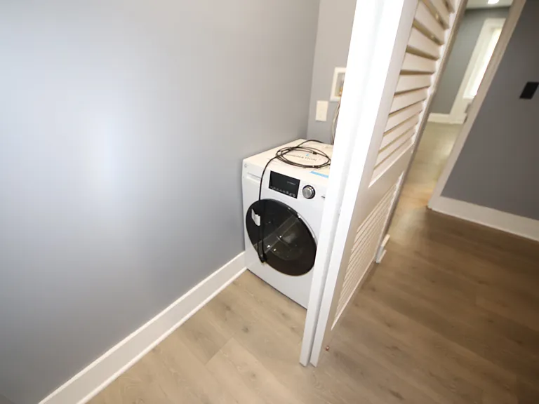 17 E Centre St #1 — Photo 14