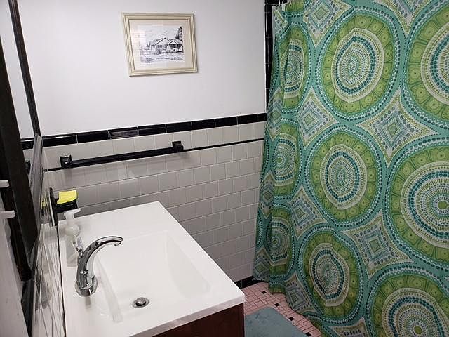 2nd image of 202 Longwood Dr