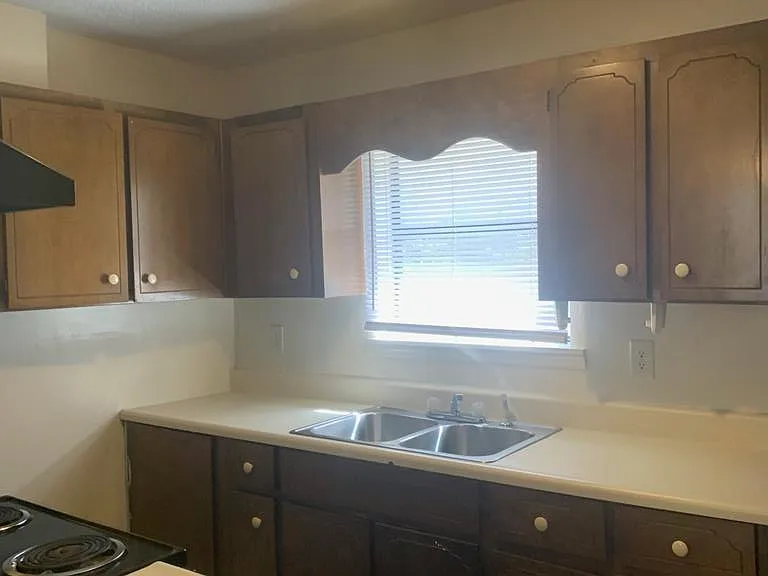 824 Charles C Frasier Blvd #C — Photo 4