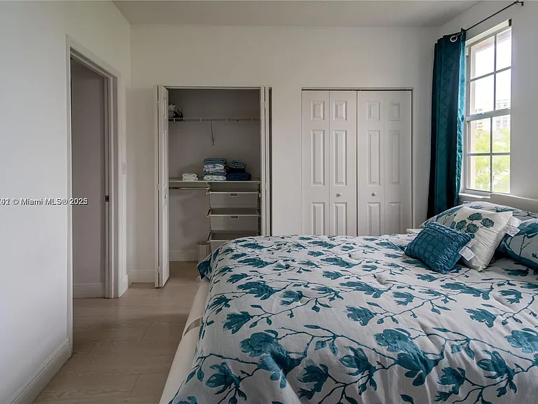 2069 S Ocean Dr — Photo 6