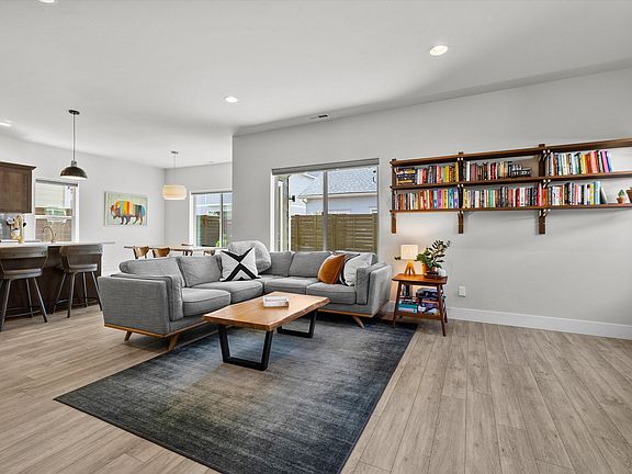3rd image of 20571 Rolen Ave
