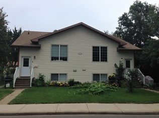 525 B Maple Ave SE #1, Medicine Hat, AB T1A 3A6