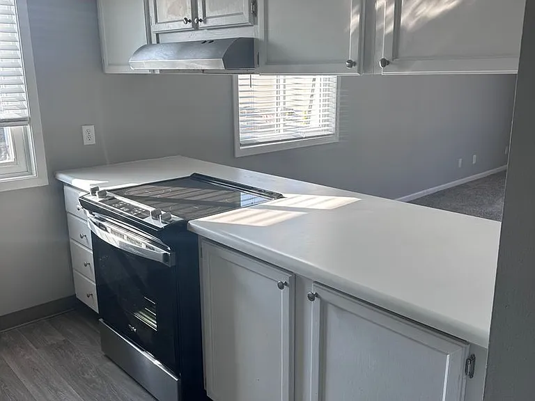 Superior Place Apartments — Photo 31