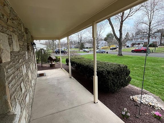3rd image of 36 Devon Rd