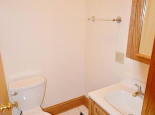 849 W Grace St, Chicago, IL 60613