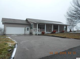 440 Gaut Rd, Dandridge, TN 37725