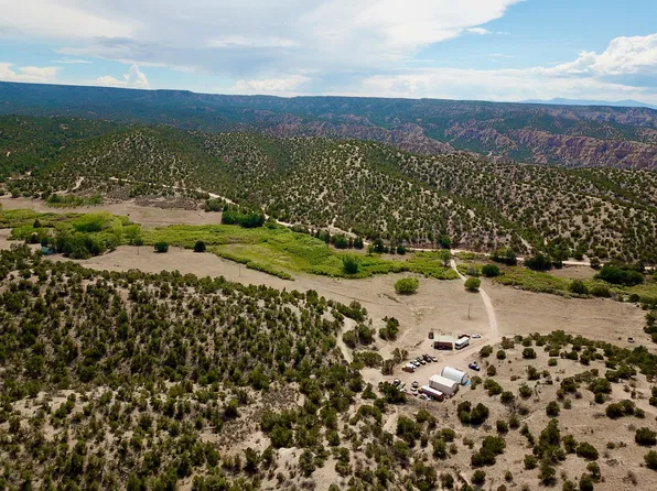 910 County Road 69, Dixon, NM 87527