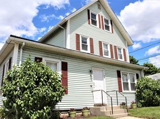69 E Central St APT 3, Franklin, MA 02038
