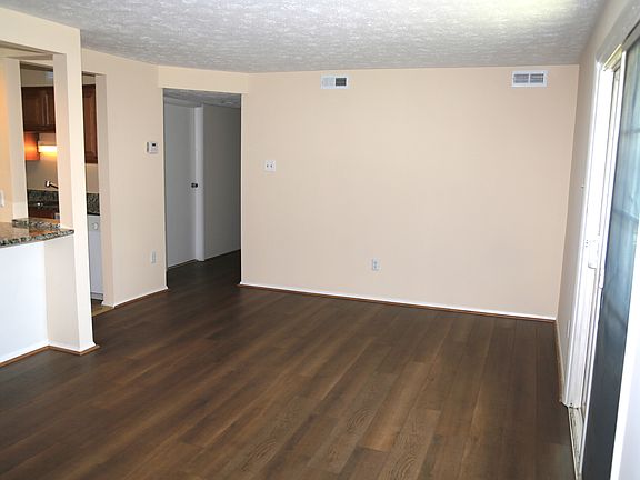 Living room/dinning room combination