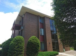 15728 Terrace Dr #O3, Oak Forest, IL 60452