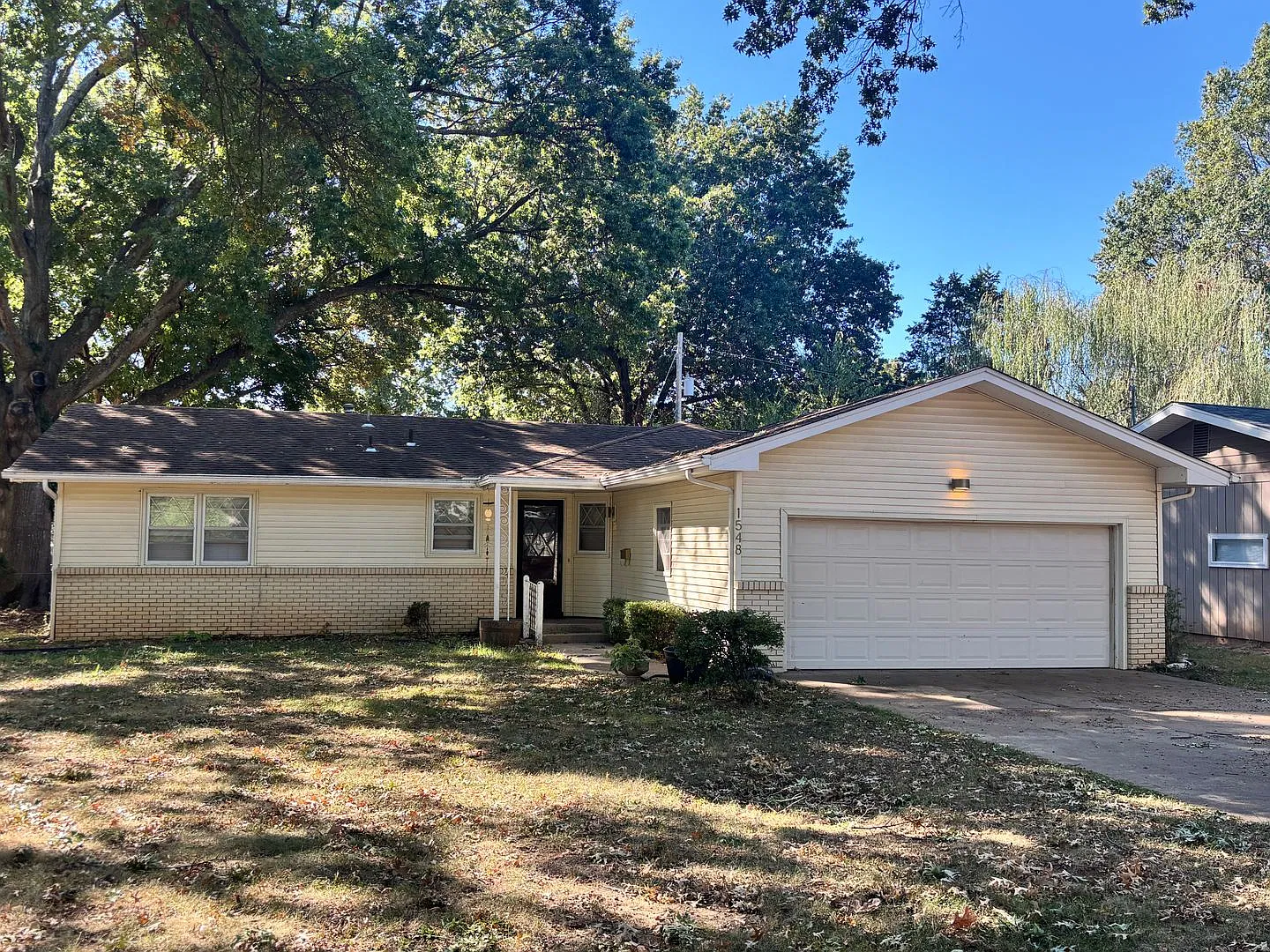 3 Bed 1.5 Bath 2 Car Garage Home available NOW!! — Photo 1
