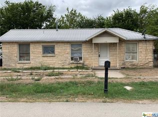 110 Story Ave, Florence, TX 76527