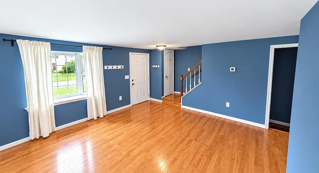 3 bed, 2.0 bath, 2178 sqft, $2,600 — Photo 2
