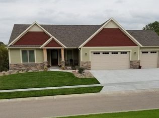 2431 Fieldstone Rd SW, Rochester, MN 55902