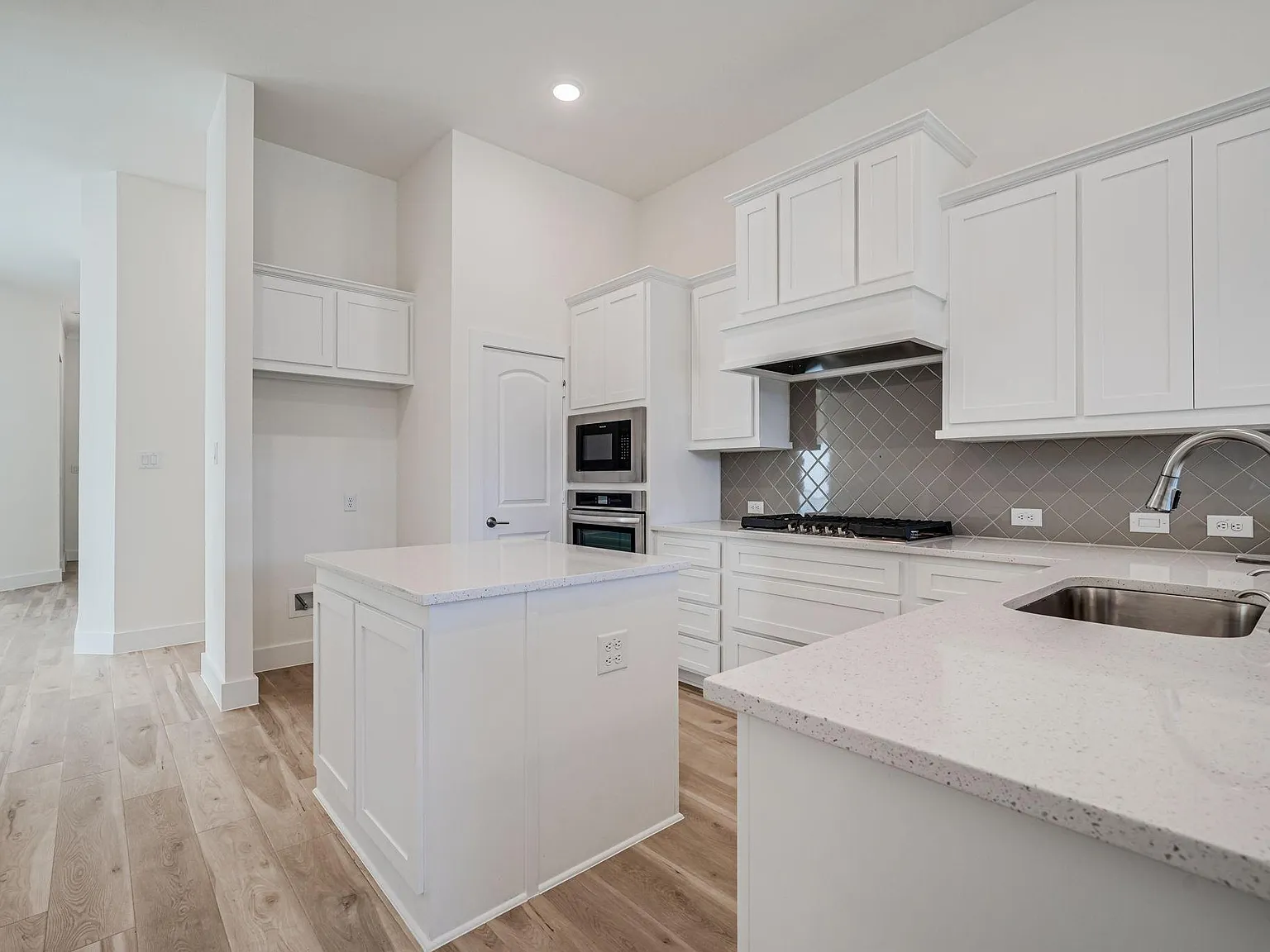 6244 Mulberry Creek Ln — Photo 2