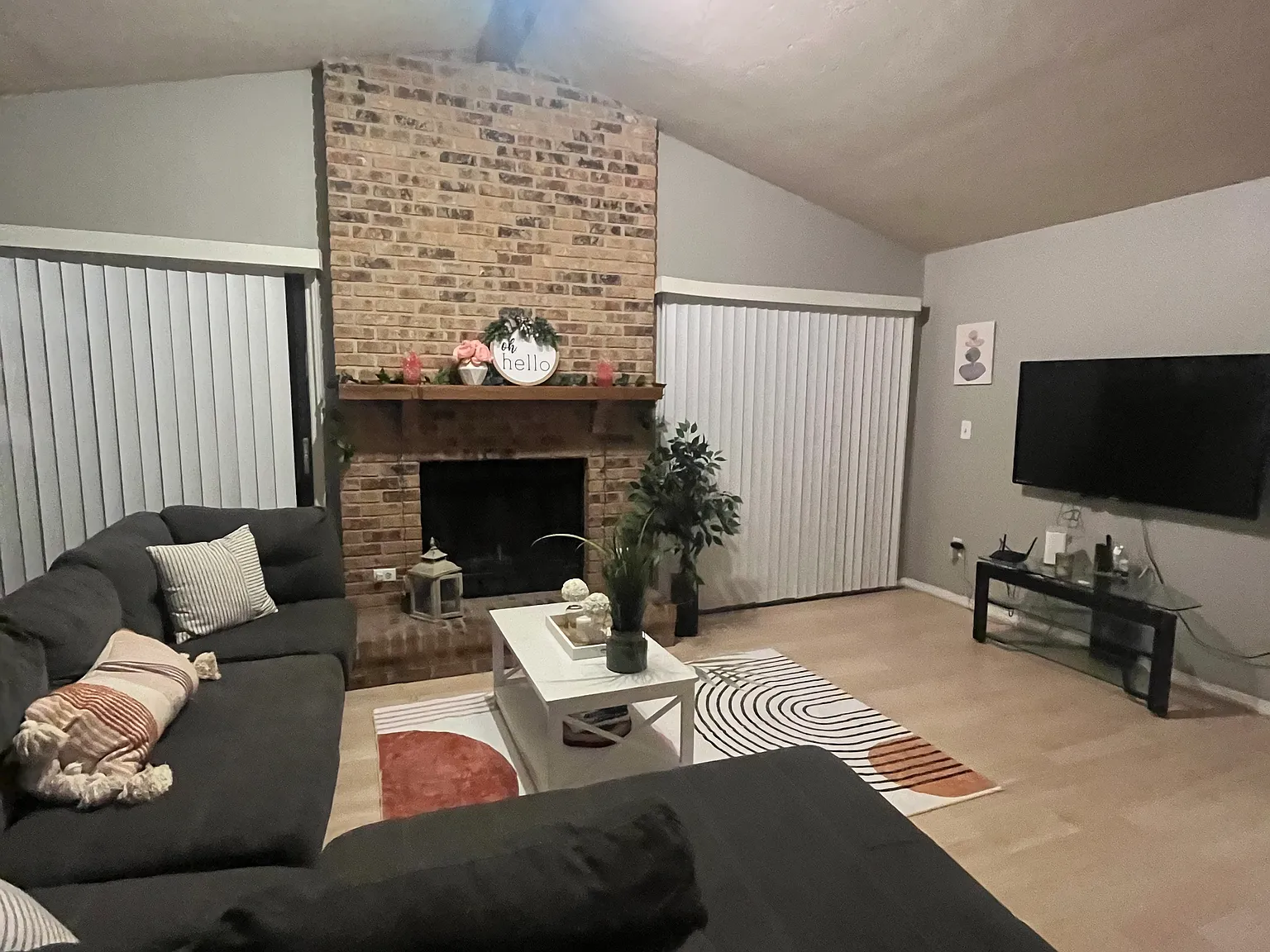 2 bed, 1110 sqft, $1,950 — Photo 3