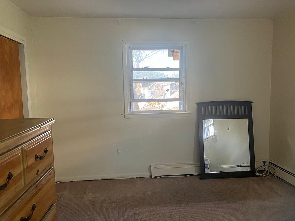 2nd image of 7 Jay St #B