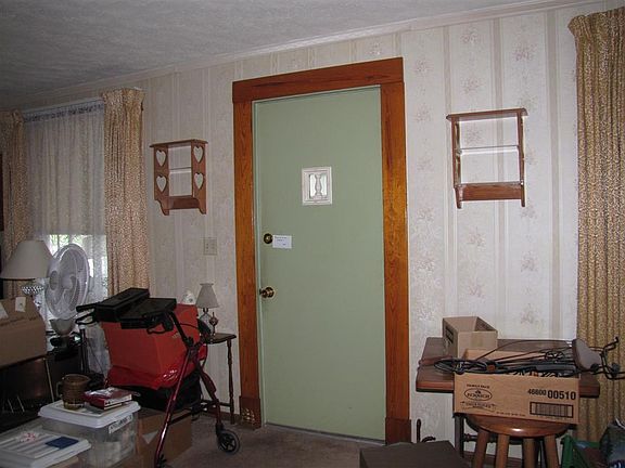2nd image of 1075 N Main Ave