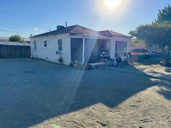 528 E Tulare St, Avenal, CA 93204
