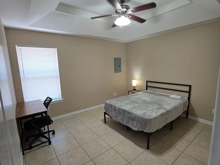 411 Pirul St #4 — Photo 9