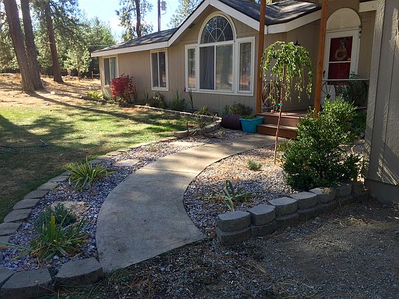 Beautifully landscaped 