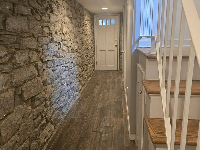 6412 Howe St #1 — Photo 28