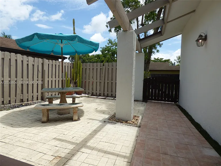 10857 SW 132nd Circle Ct — Photo 3