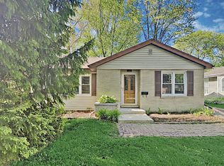 1214 Pershing Ave, Wheaton, IL 60189