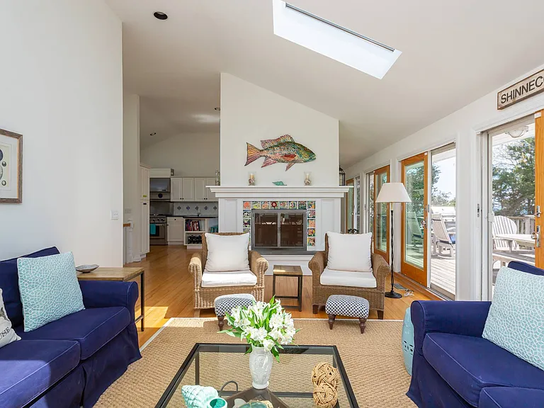 6 Peconic Rd — Photo 8