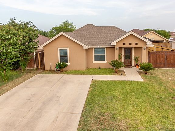 2nd image of 1751 Amanda Ln
