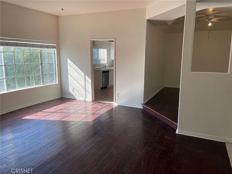 10630 Moorpark St #104 — Photo 32