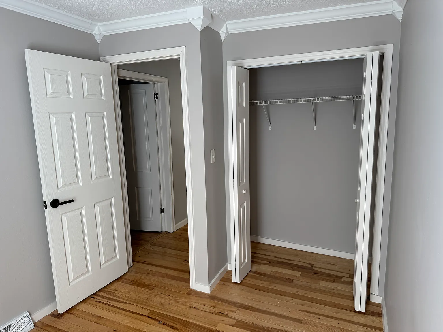 3 bed, 1300 sqft, $1,975 — Photo 3