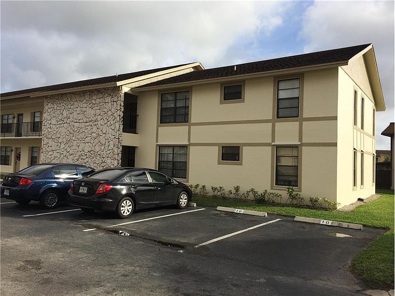 1st image of 5924 Longbow Ln APT 10