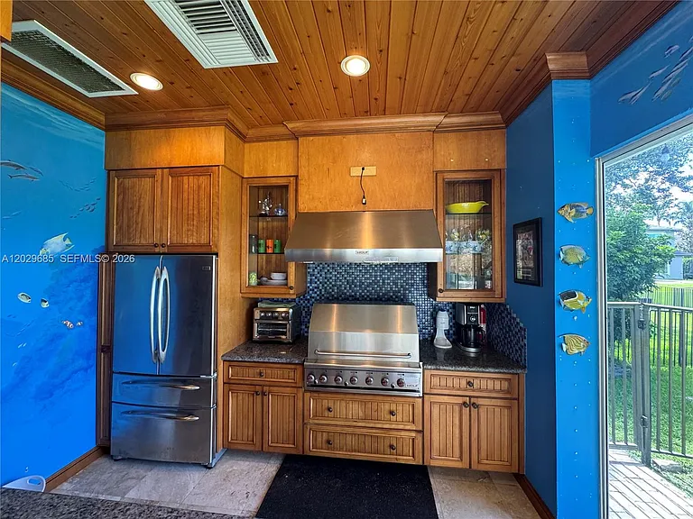 10445 Canterbury Ct — Photo 86