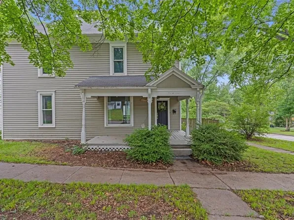 201 E Kaskaskia St, Paola, KS 66071