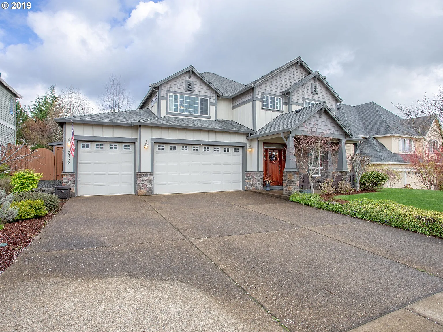 15233 SE Holland Loop photo 1